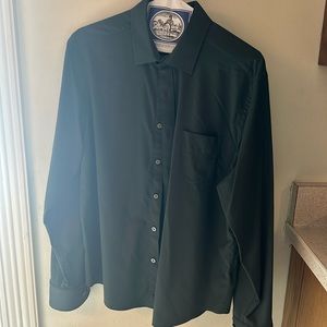 Untuckit shirt. Long story sleeved